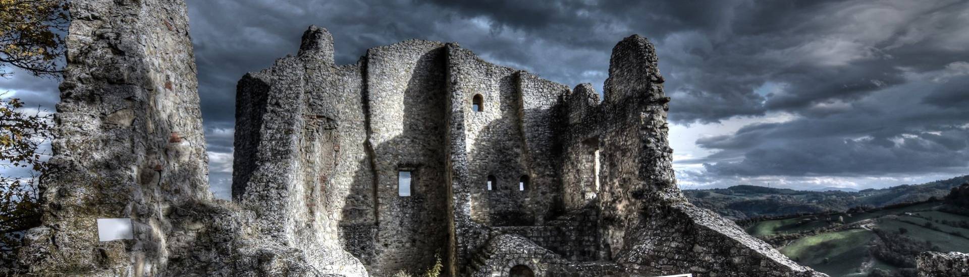 Castello di Canossa - Rovine del Castello di Canossa foto di: |Emanuela Rabotti| - Associazione Culturale Matilde di Canossa